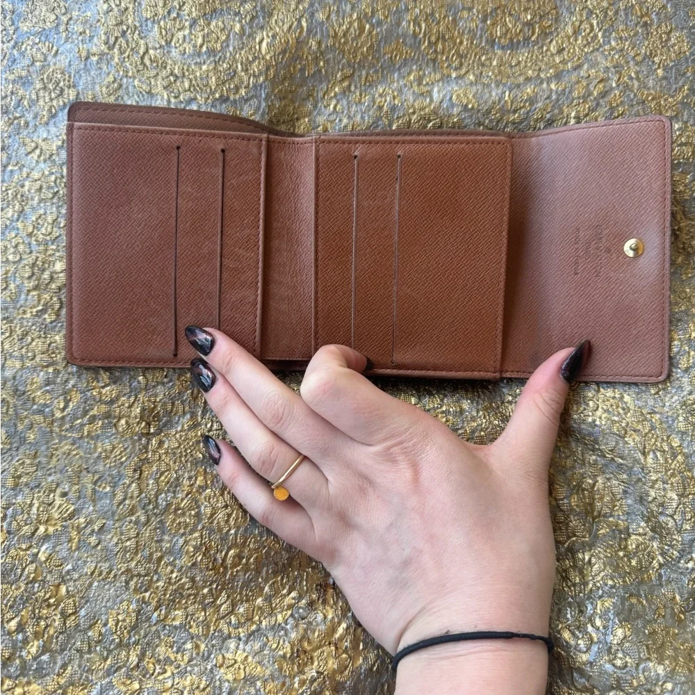 Louis Vuitton Elise Wallet - Picture 8 of 12